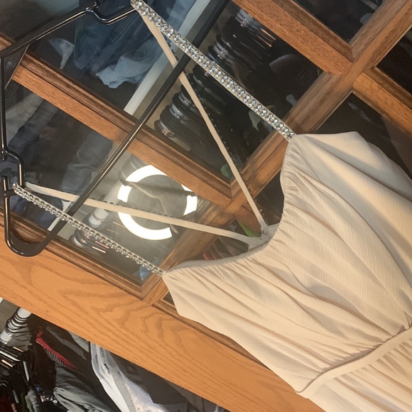 Formal Dress - Picture 2 of 6